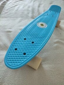 Pennyboard modrej farby