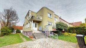 Na predaj rozmerný rodinný dom s pozemkom 2480 m2 v Dubnici  - 1