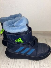 Adidas čižmy 33