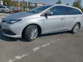 Toyota auris 1.2T combi - 1