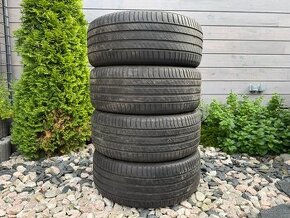 225/55 R17