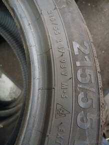 Predám 2ks zimne pneu 215/55R17 98V Semperit