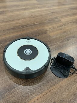 Robotický vysavač iRobot Roomba 605