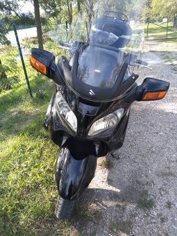 Suzuki burgman an 650 exekutíve