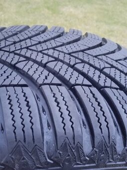 215/55 r17 zimné pneu.8 mm DOT3923