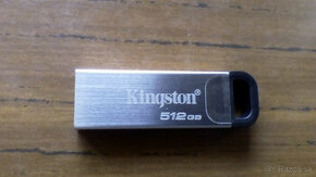 Predám 512GB Kingston USB kľúč - 1