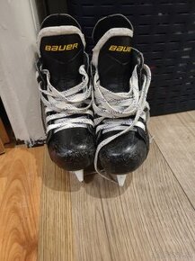 Bauer Supreme s140