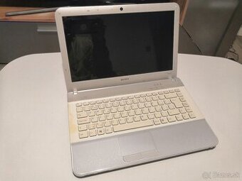 8. Sony vaio PCG-61211M na díly nebo v celku