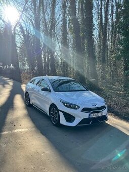 KIA PROCEED 2023 1.5 TGDi 6 manual.