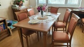 jedálenský stôl a vitríny set nábytku