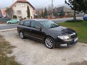 Predám osobný automobil ŠKODA Superb Combi 2,0 l,  103 kW