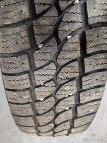 Predám dve zimné pneu Sebring 215/70R15C