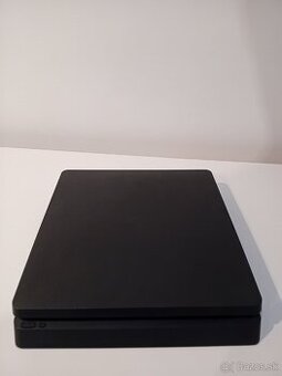 Playstation 4 slim - 1