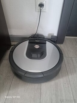 Roboticky vysávač Roomba 965