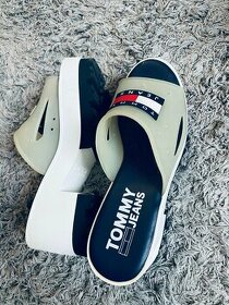 Tommy Hilfiger šľapky - 1