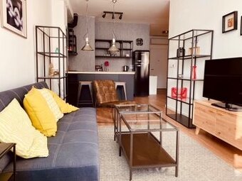 Garzónka, BA---Petržalka, Loggia-------530 Eur