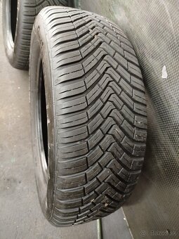 Predám 4ks celoročných pneu Continental 195/60 R15 6.7mm.