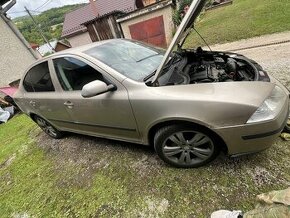 Škoda octavia 2, predám v celku (nepojazdné) - 1