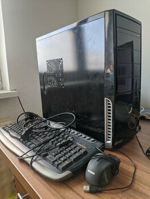 PC, Win10, Monitor Full HD, klavesnica, myš, slúchadlá