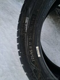 Uniroyal WinterExpert


225/45R17 - 1