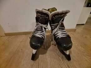 Hokejové korčule Bauer Supreme M3 Intermediate 5D