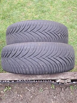 Zimne pneu 215/65 r16