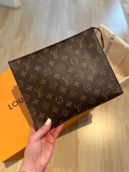 Louis Vuitton toiletry pouch 26