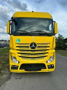 Mercedes Benz Actros - 1