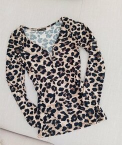 Elasticky damsky leopardi top s dlhym rukavom NOVY