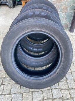 235/60 R18 107V