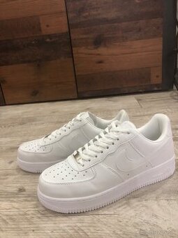 Nike Air Force 1 - Veľkosť 42 - Ako nov