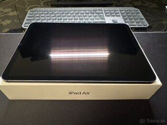 Apple iPad Air 5 (2022) 64 GB Wi-Fi + Cellular vesmírne sivý