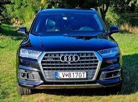 AUDI Q7 3.0 TDI S line