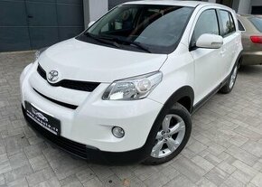 Toyota Urban Cruiser 1.4 D-4D 4x4 nafta manuál 66 kw