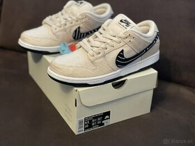 8.5 US / 42 EU - Nike SB Dunk Low x Albino & Preto - 1