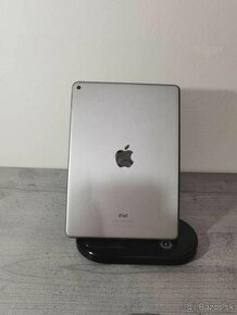 9.7” tablet Apple iPad Air 2 / 128GB Pekný stav