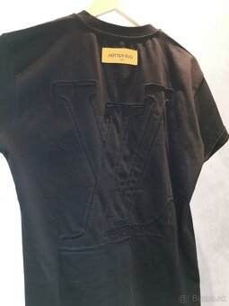 Tričko Louis Vuitton - M/L čierne kvalitné.