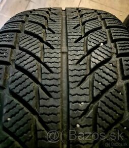 225/40 R18 92V Goodride SW608 -