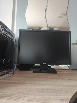 Monitor Acer v223w 22" veľký