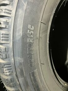 Michelin 225/70 R15C