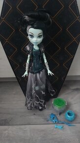 Monster High Frankie Stein Ghouls Rule