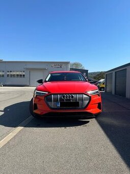 Postúpim leasing Audi e-tron 55 quattro