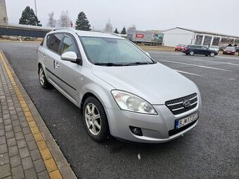 Ceed sw combi 1.6crdi plná výbava