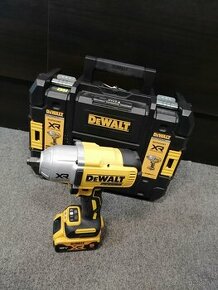 DEWALT DCF 900