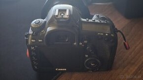 Canon EOS 5D Mark IV