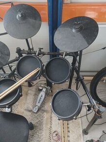 Alesis nitro mesh kit