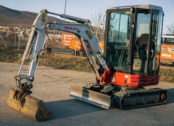 Bager Takeuchi TB23 + vrták + kladivo + 4 lyžice.