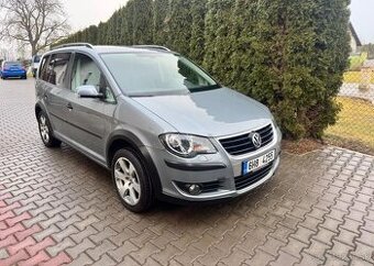 Volkswagen Touran 1,9 TDi Cross , 7 míst, Tažné nafta