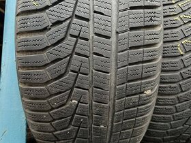 Predam zimne pneu 2x 215/40R17 Hankook