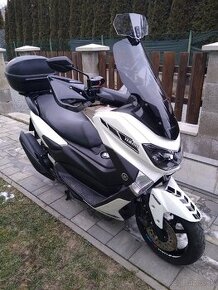 Yamaha n max 125